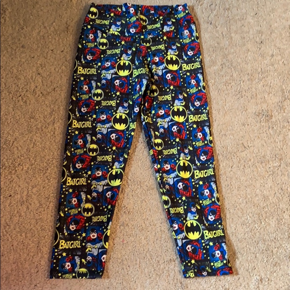 Batgirl cropped leggings full scrunch butt